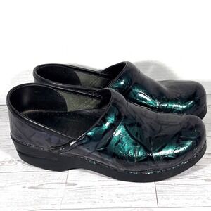 Dansko Black Patent Leather Clogs Slip On Shoes Womens Size 39 US 8.5